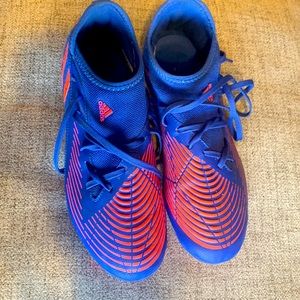 Adidas predator soccer out door 5 1/2 Y